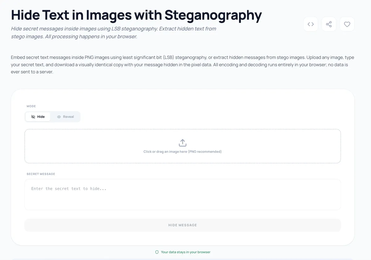 La herramienta de esteganografía mostrando el modo Ocultar con área de carga, campo de mensaje secreto y botón de descarga